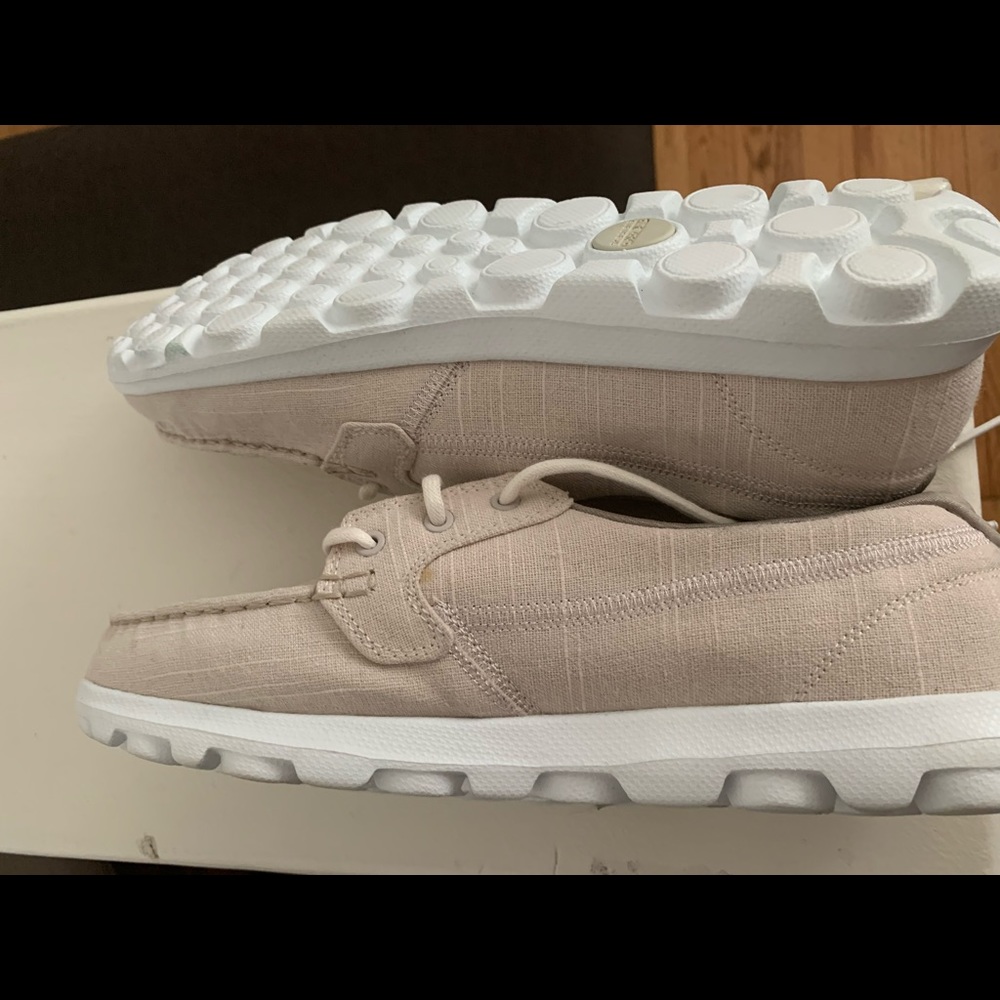 Sketchers boat shoe